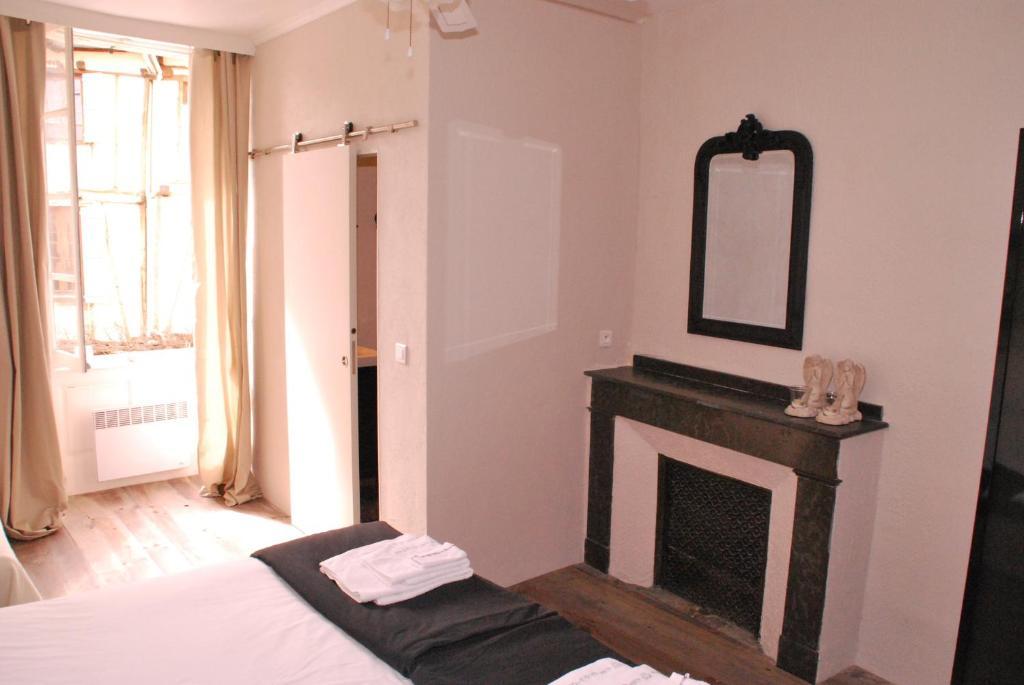 La Maison Au Puits Cordes-sur-Ciel Zimmer foto